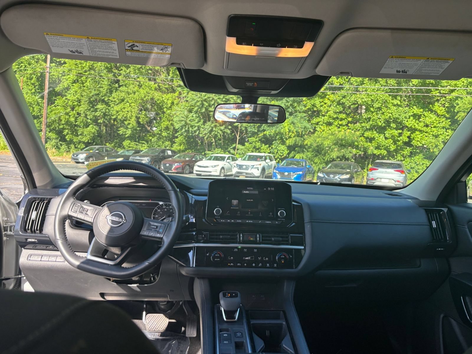 Used 2025 Nissan Pathfinder SV FWD image 29