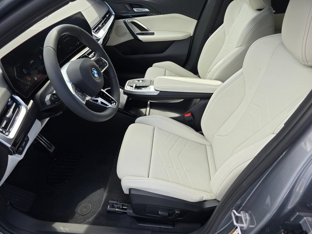 New 2026 BMW X2 xDrive28i w/ Technology Package AWD/4WD image 7