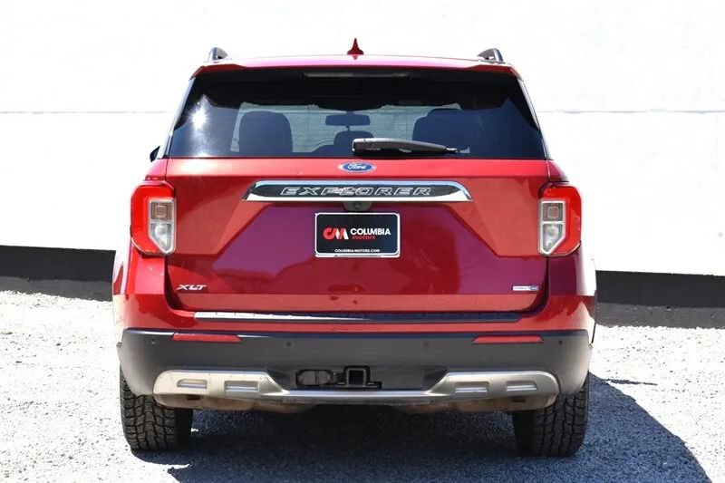 Used 2020 Ford Explorer XLT w/ Equipment Group 202A AWD/4WD image 4
