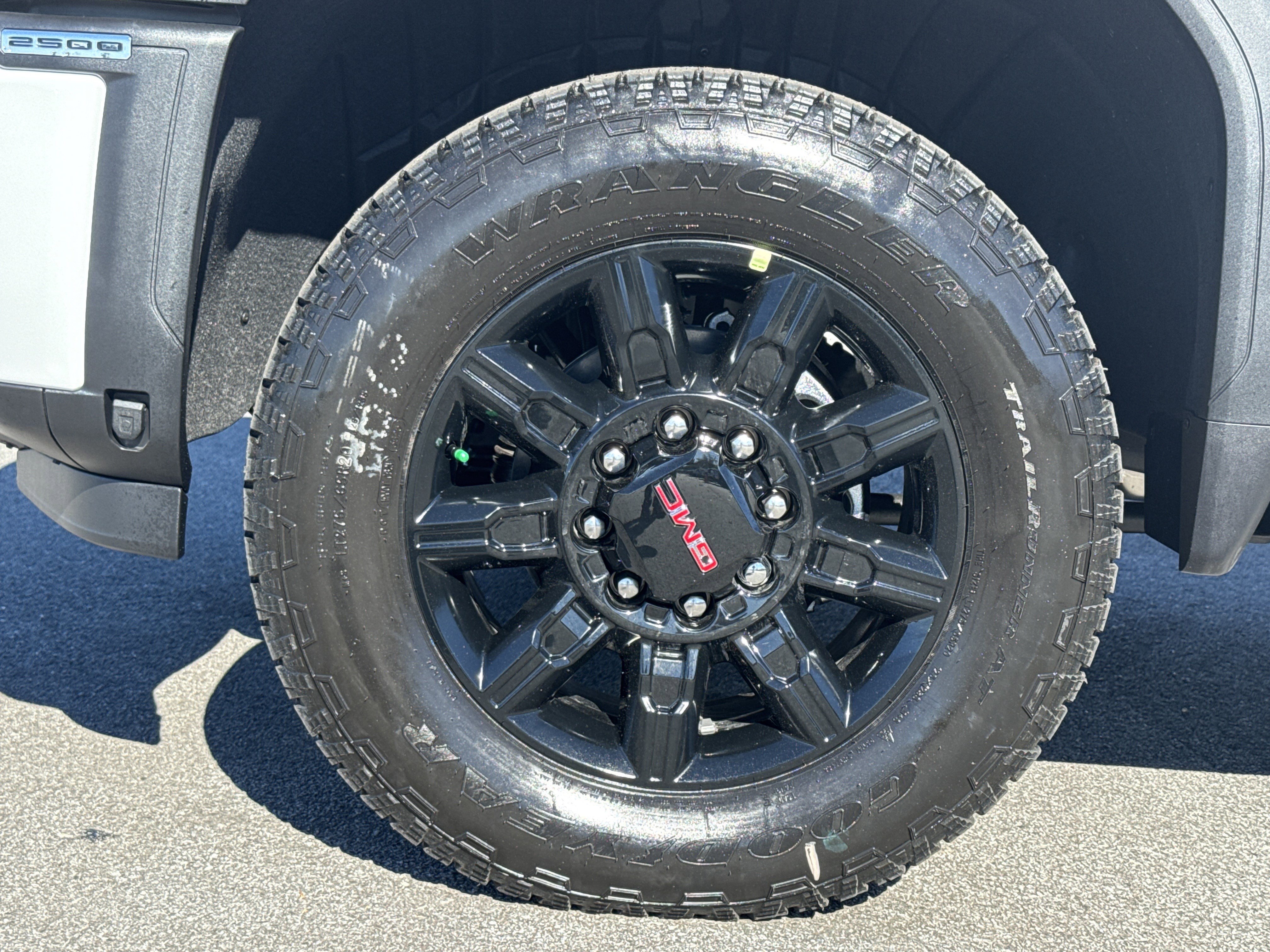 New 2026 GMC Sierra 2500 AT4 w/ AT4 Premium Plus Package image 13