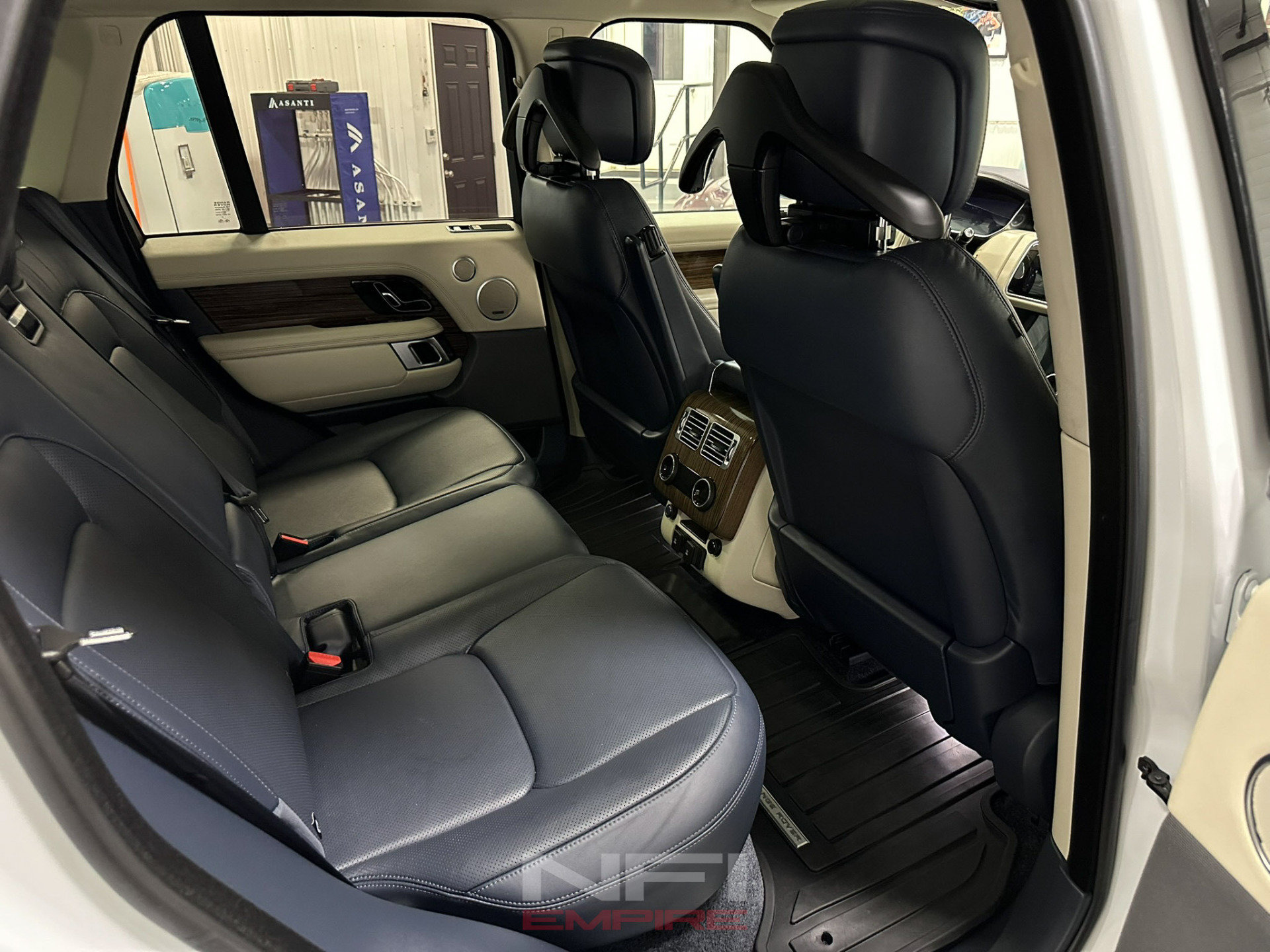 Used 2018 Land Rover Range Rover Supercharged AWD/4WD image 41