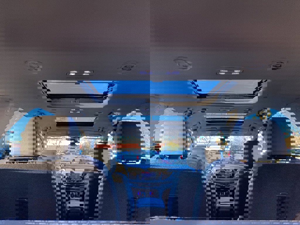 Used 2021 Buick Enclave Premium w/ Sun and Sites Package image 18