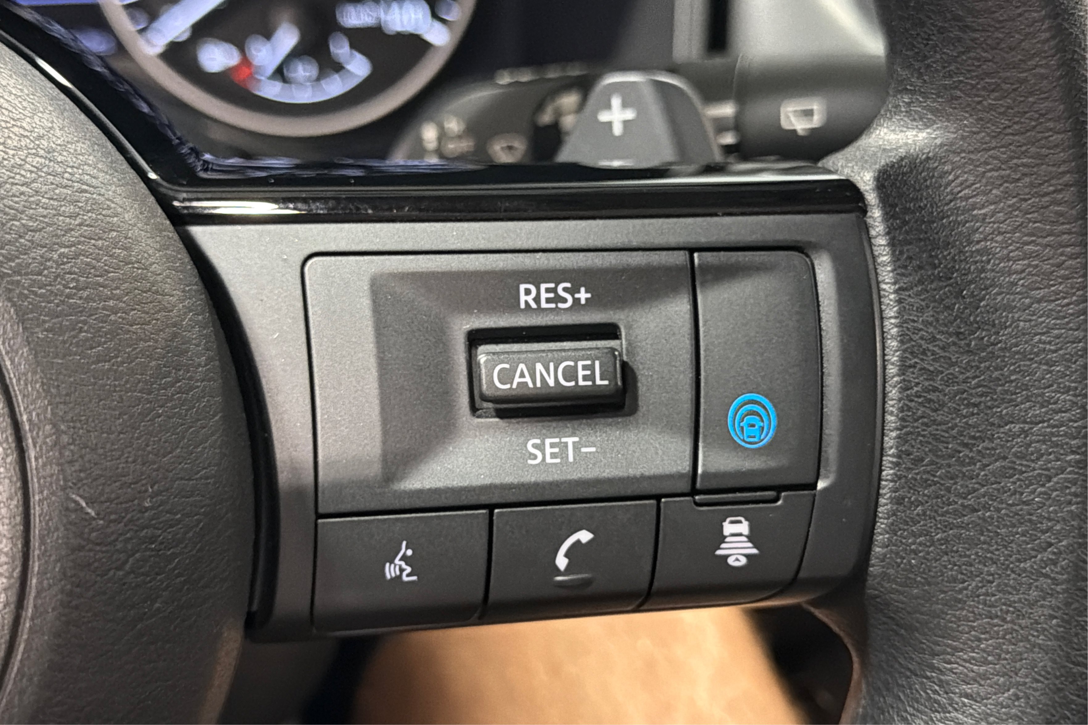 Used 2023 Nissan Rogue SV AWD/4WD image 23