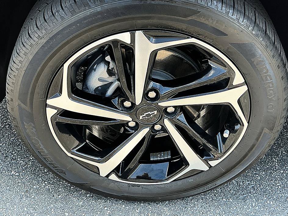 Used 2023 Chevrolet TrailBlazer RS w/ Sun and Liftgate Package FWD image 10