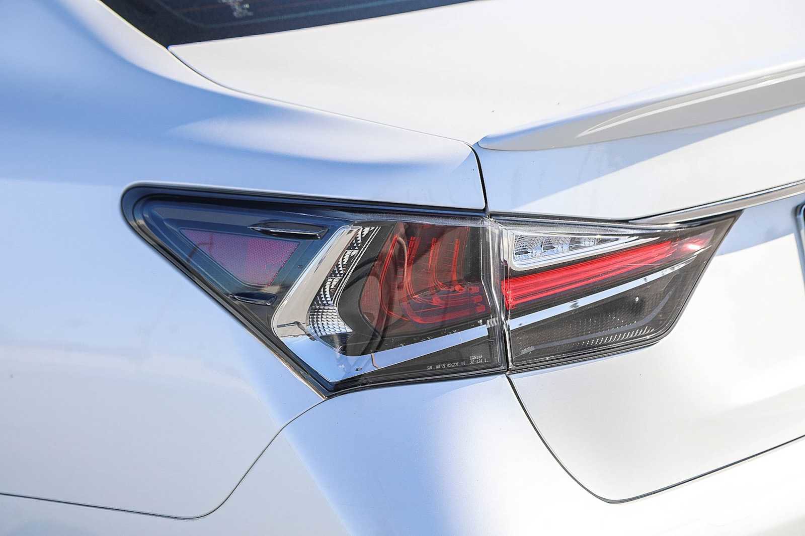 Used 2016 Lexus GS 450h image 9