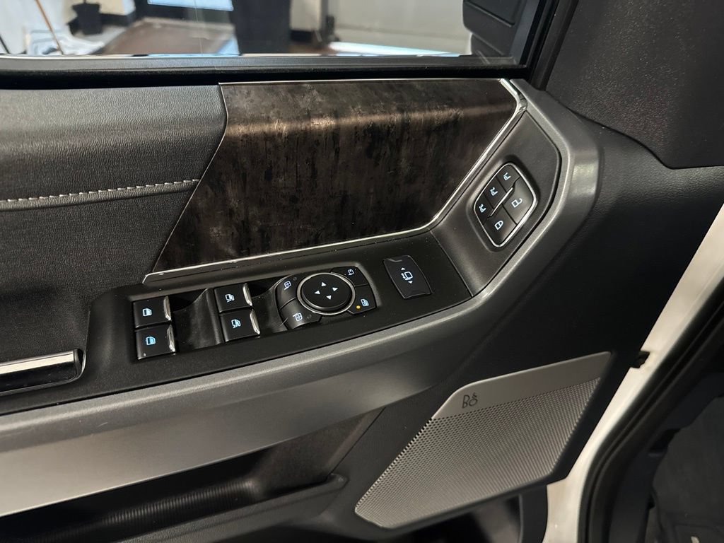 Used 2023 Ford F350 Lariat w/ Lariat Ultimate Package AWD/4WD image 30