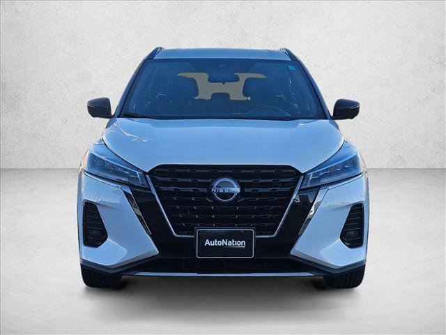 Used 2024 Nissan Kicks SR image 2