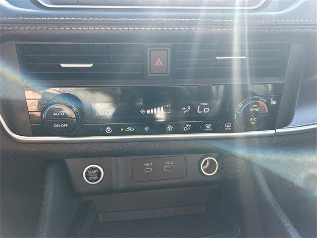 Used 2023 Nissan Rogue SV w/ SV Premium B Package image 27