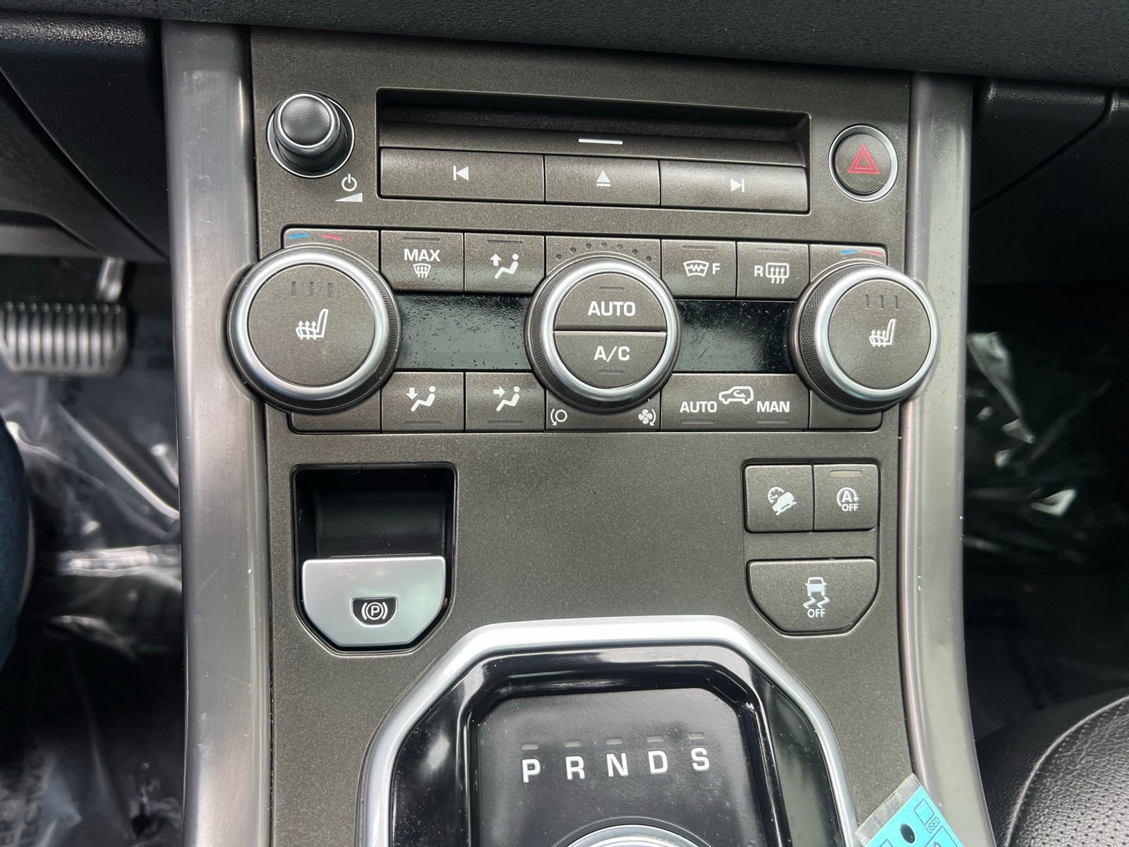 Used 2018 Land Rover Range Rover Evoque SE Premium image 31