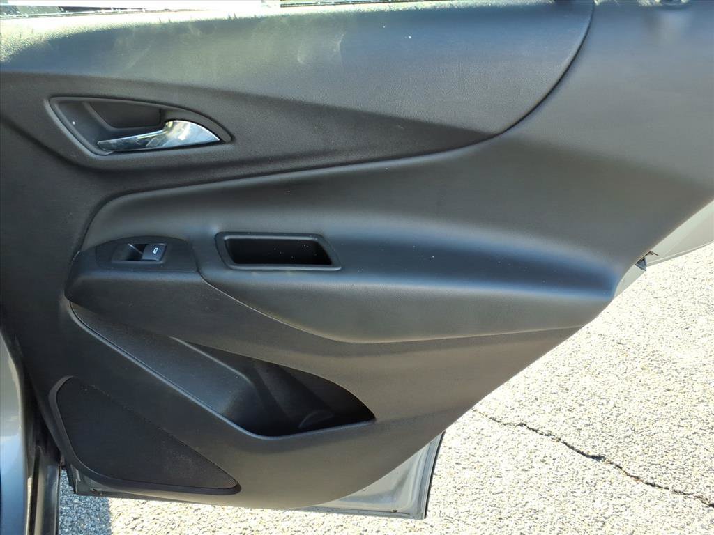 Used 2024 Chevrolet Equinox LT FWD image 17