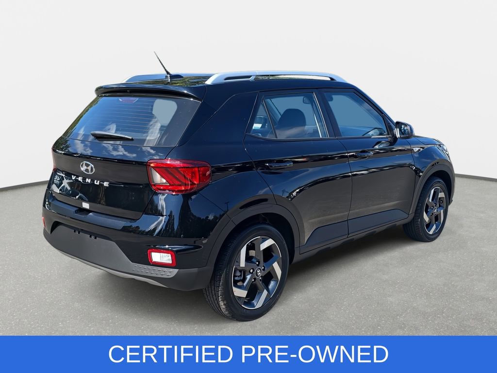 Used 2025 Hyundai Venue SEL FWD image 5