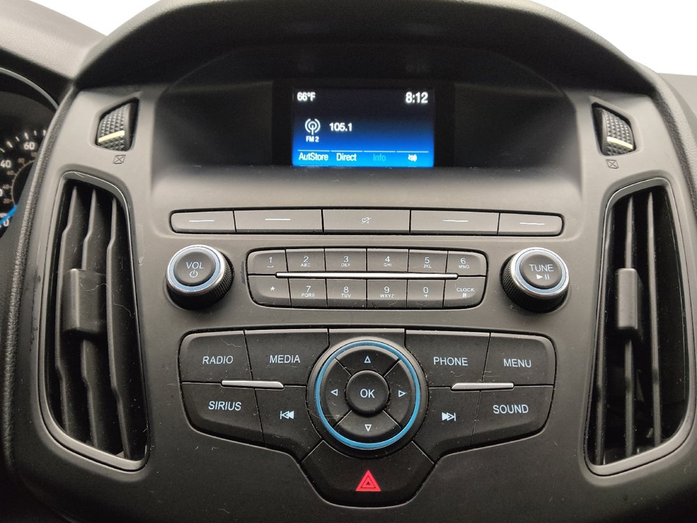 Used 2018 Ford Focus SE w/ Cold Weather Package FWD image 25
