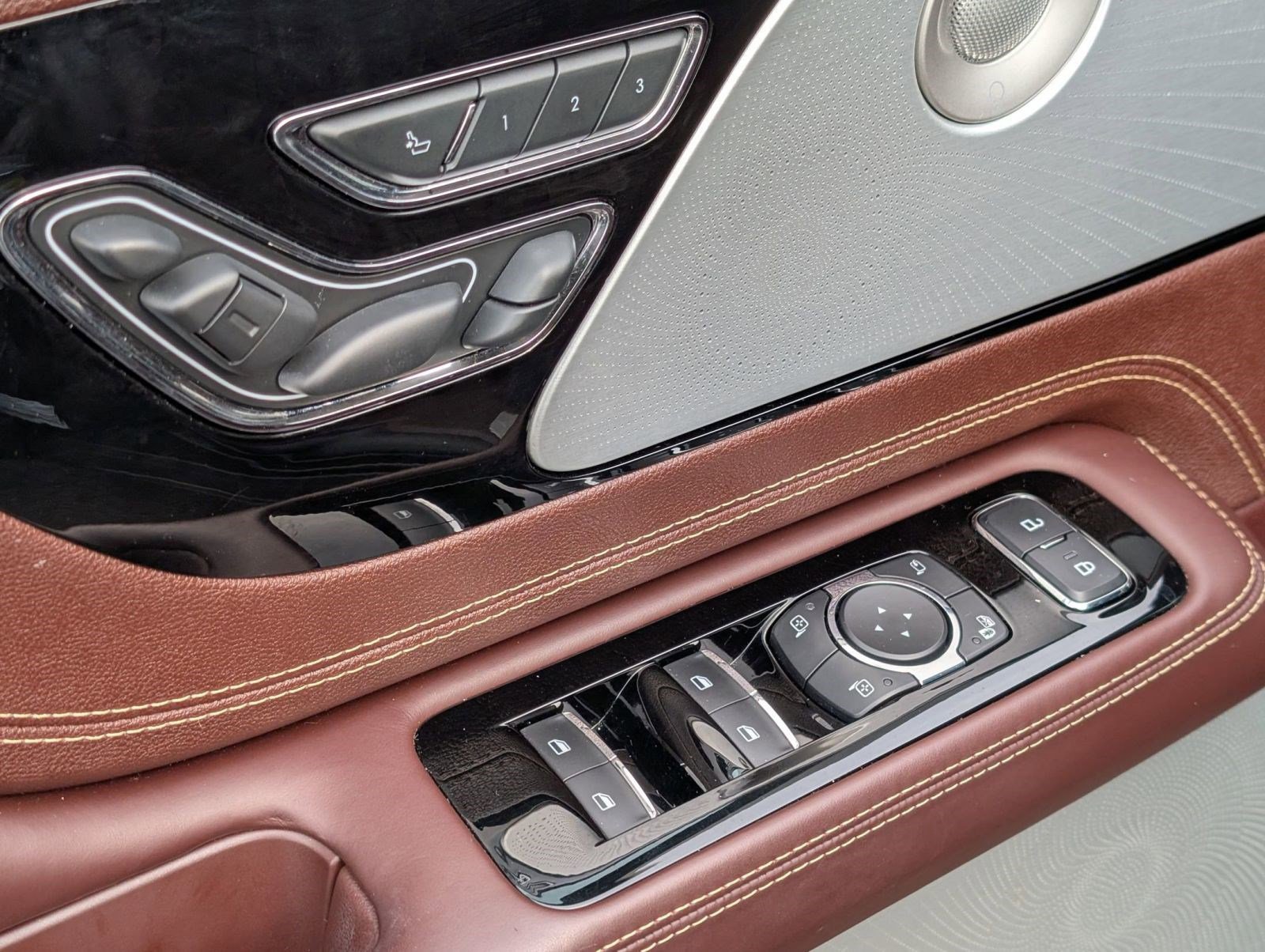 Used 2022 Lincoln Aviator Black Label w/ Dynamic Handling Package image 22