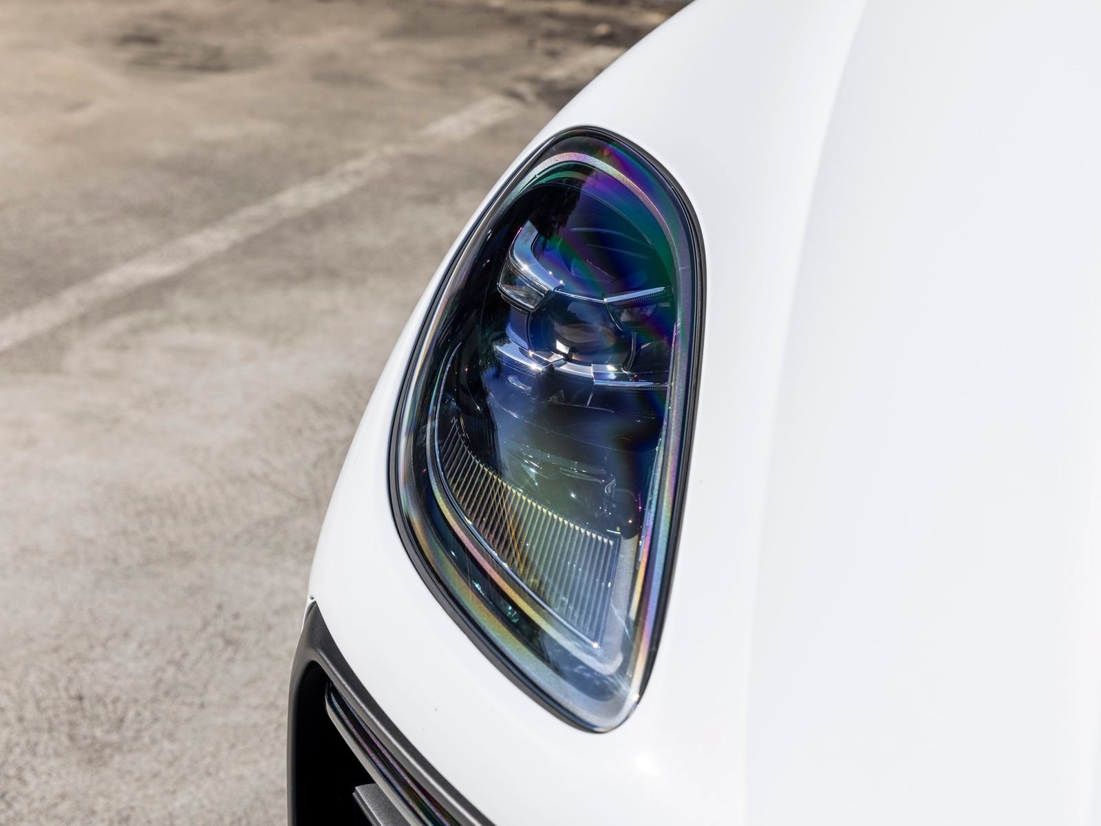 Certified 2026 Porsche Macan AWD/4WD image 14