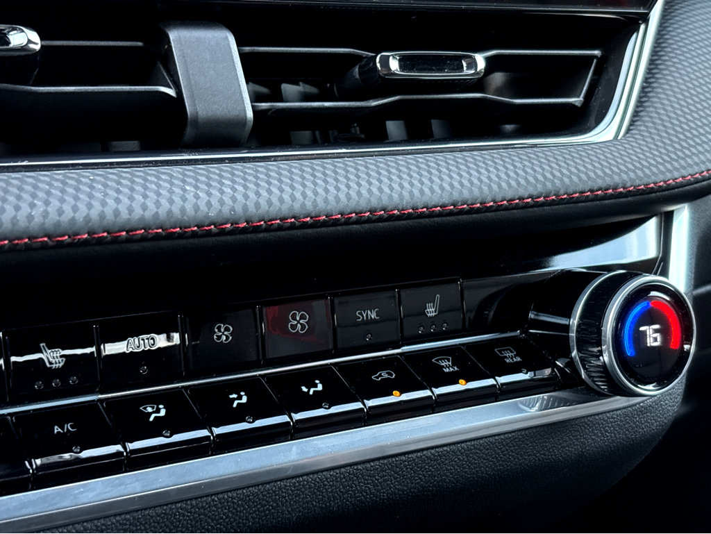 Used 2025 Chevrolet Equinox RS image 8