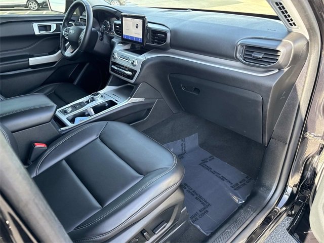 Used 2023 Ford Explorer XLT w/ Equipment Group 202A image 15