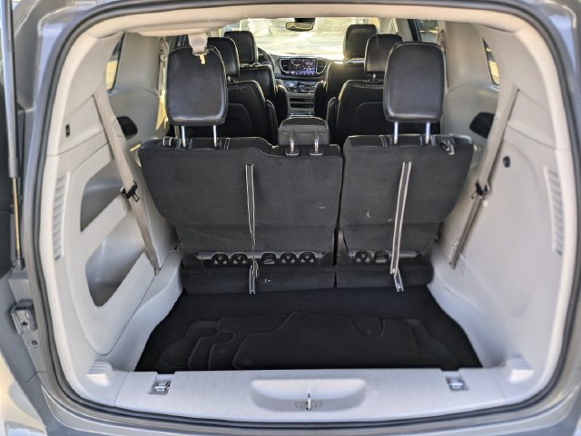 Used 2022 Chrysler Pacifica Touring-L FWD image 28