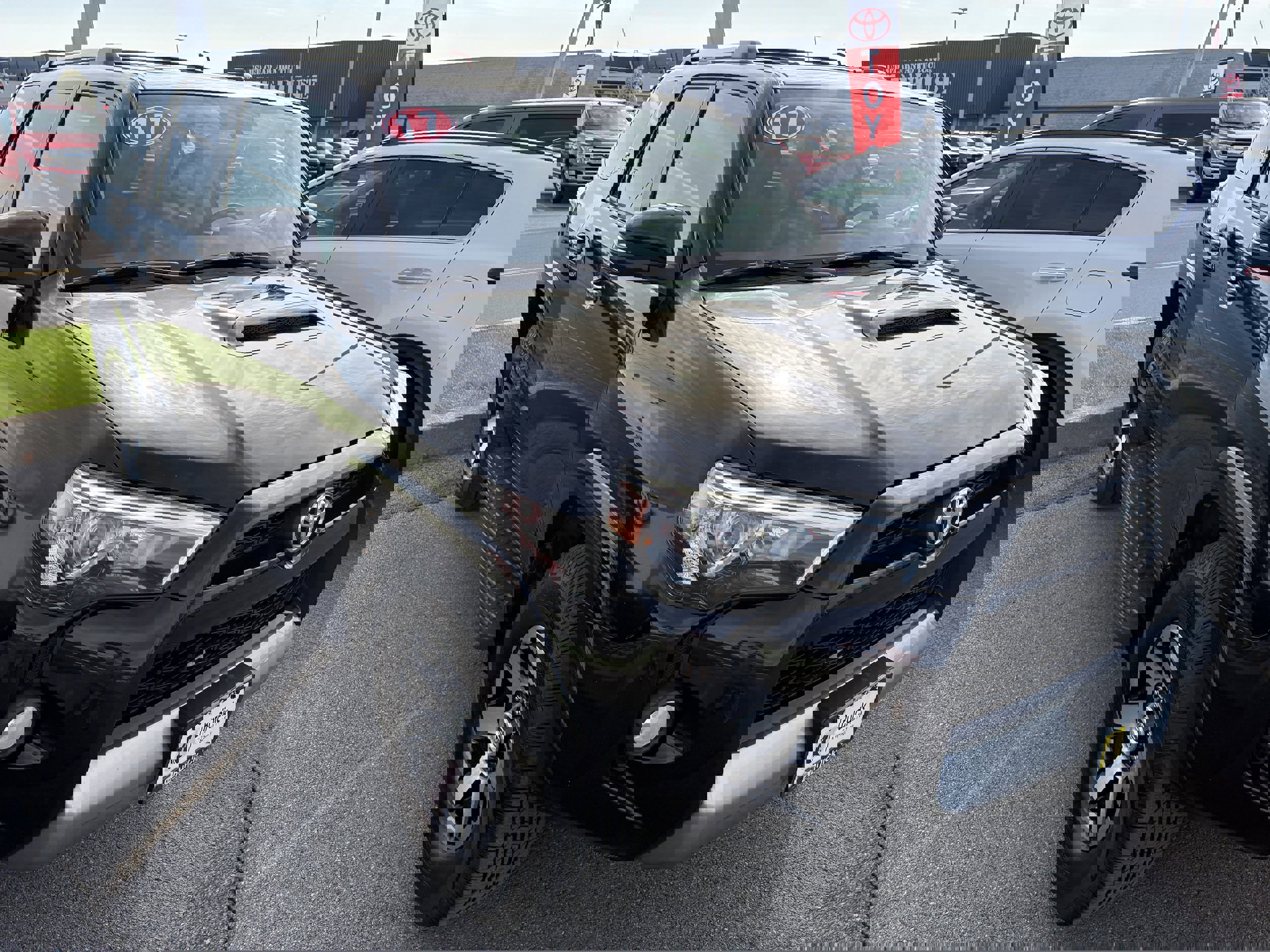 Used 2017 Toyota 4Runner TRD Off-Road Premium AWD/4WD image 2