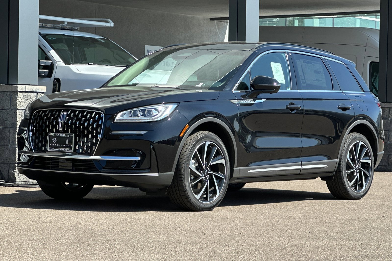 New 2025 Lincoln Corsair Reserve w/ Equipment Group 202A image 7