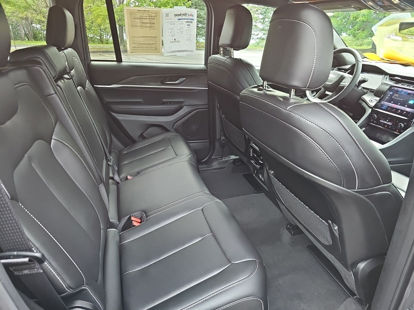Used 2025 Jeep Grand Cherokee Limited AWD/4WD image 15