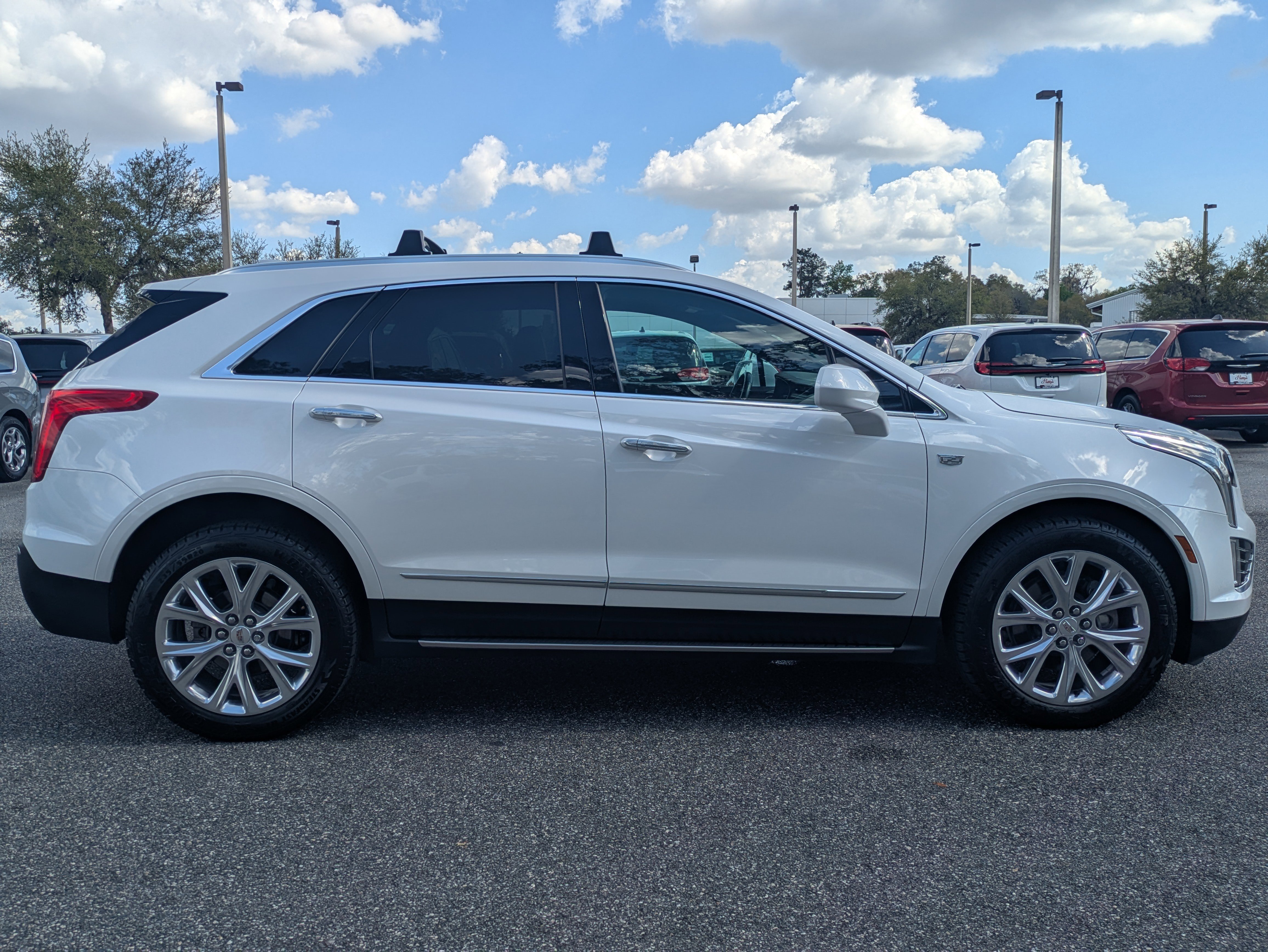 Used 2017 Cadillac XT5 Luxury w/ Driver Awareness Package image 3