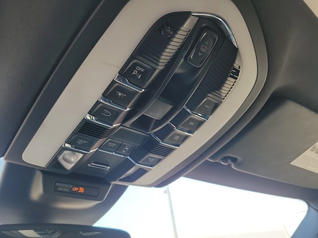 Certified 2017 Porsche Macan AWD/4WD image 38