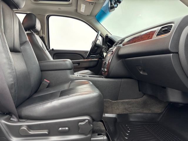 Used 2012 Chevrolet Avalanche LT AWD/4WD image 30