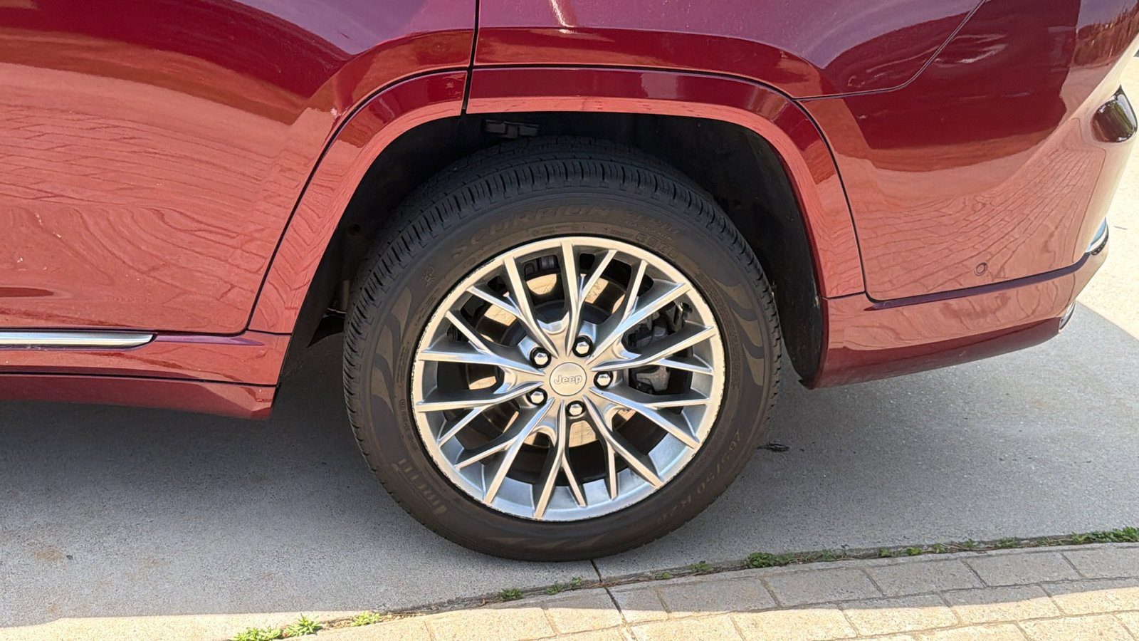 Used 2025 Jeep Grand Cherokee L Summit w/ Advanced Protech Group IV image 12