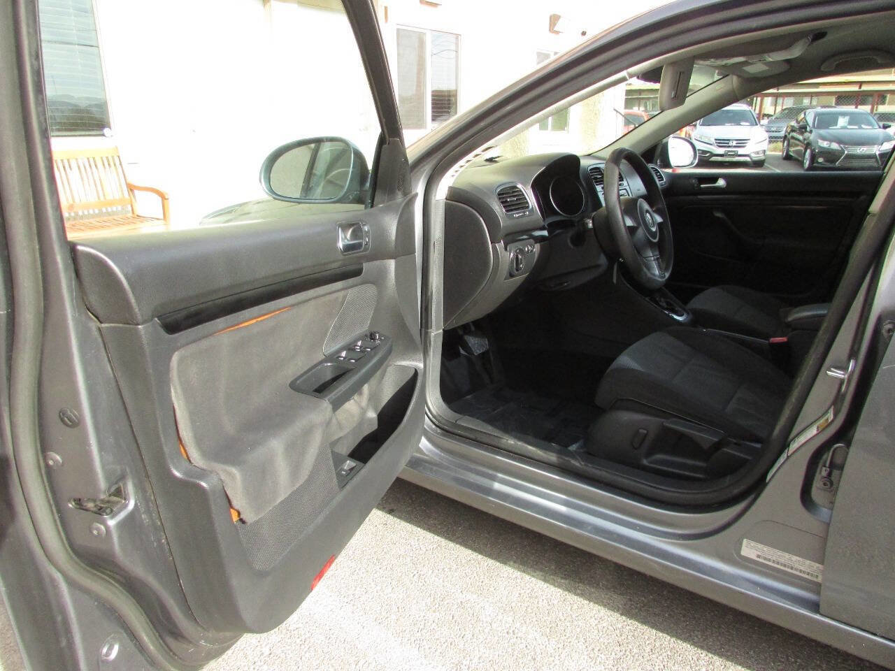 Used 2011 Volkswagen Jetta S FWD image 11