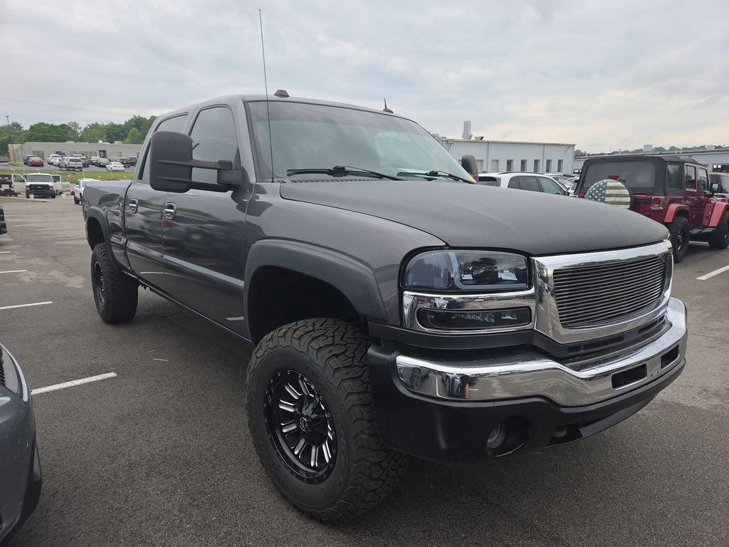 Used 2005 GMC Sierra 2500 SLT w/ Heavy-Duty Power Package AWD/4WD image 1