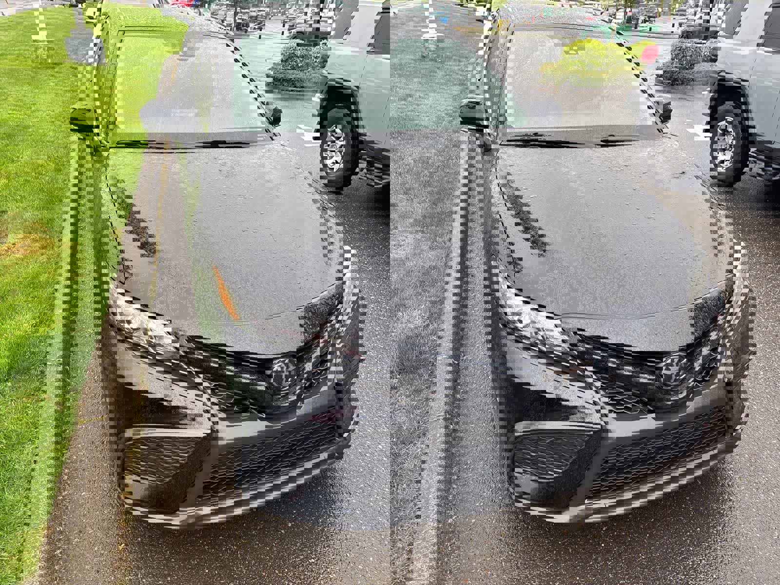 Used 2022 Toyota Camry SE FWD image 4