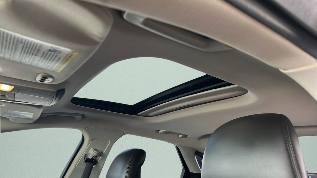 Used 2013 Lincoln MKZ FWD image 19