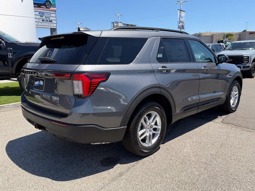New 2026 Ford Explorer Active RWD image 6