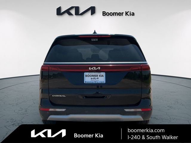 Used 2024 Kia Carnival LX FWD image 6