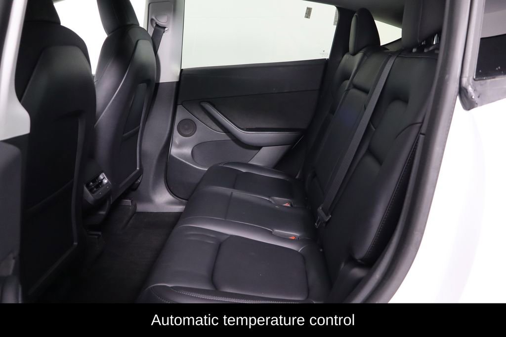 Used 2022 Tesla Model Y Long Range image 8
