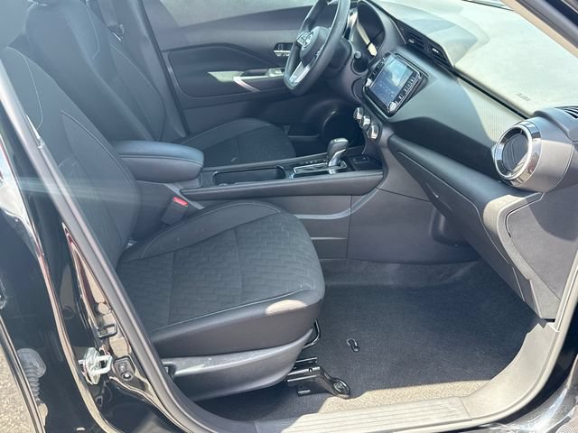 Used 2023 Nissan Kicks SV FWD image 13
