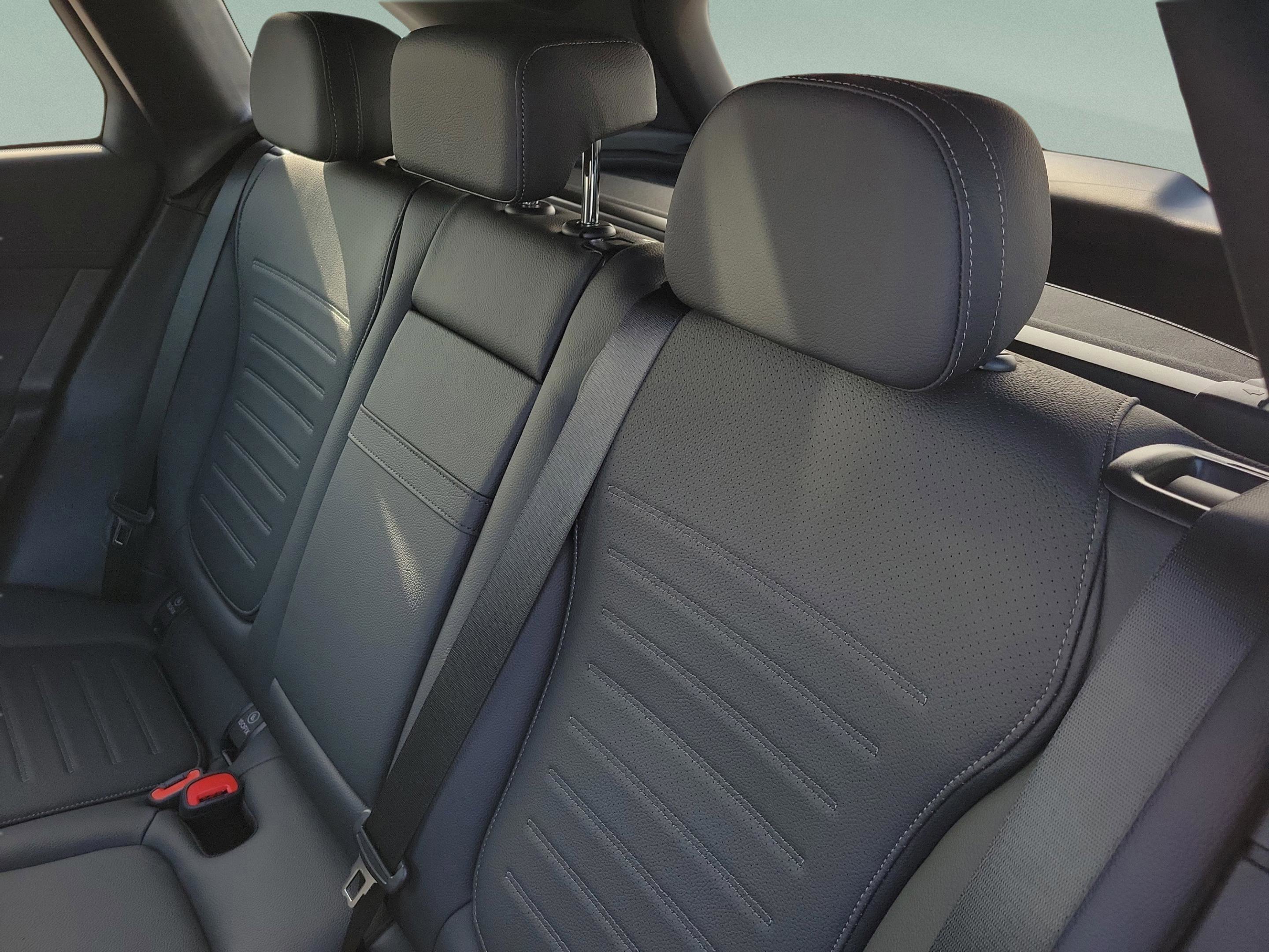 New 2026 Mercedes-Benz GLC 350e 4MATIC image 9