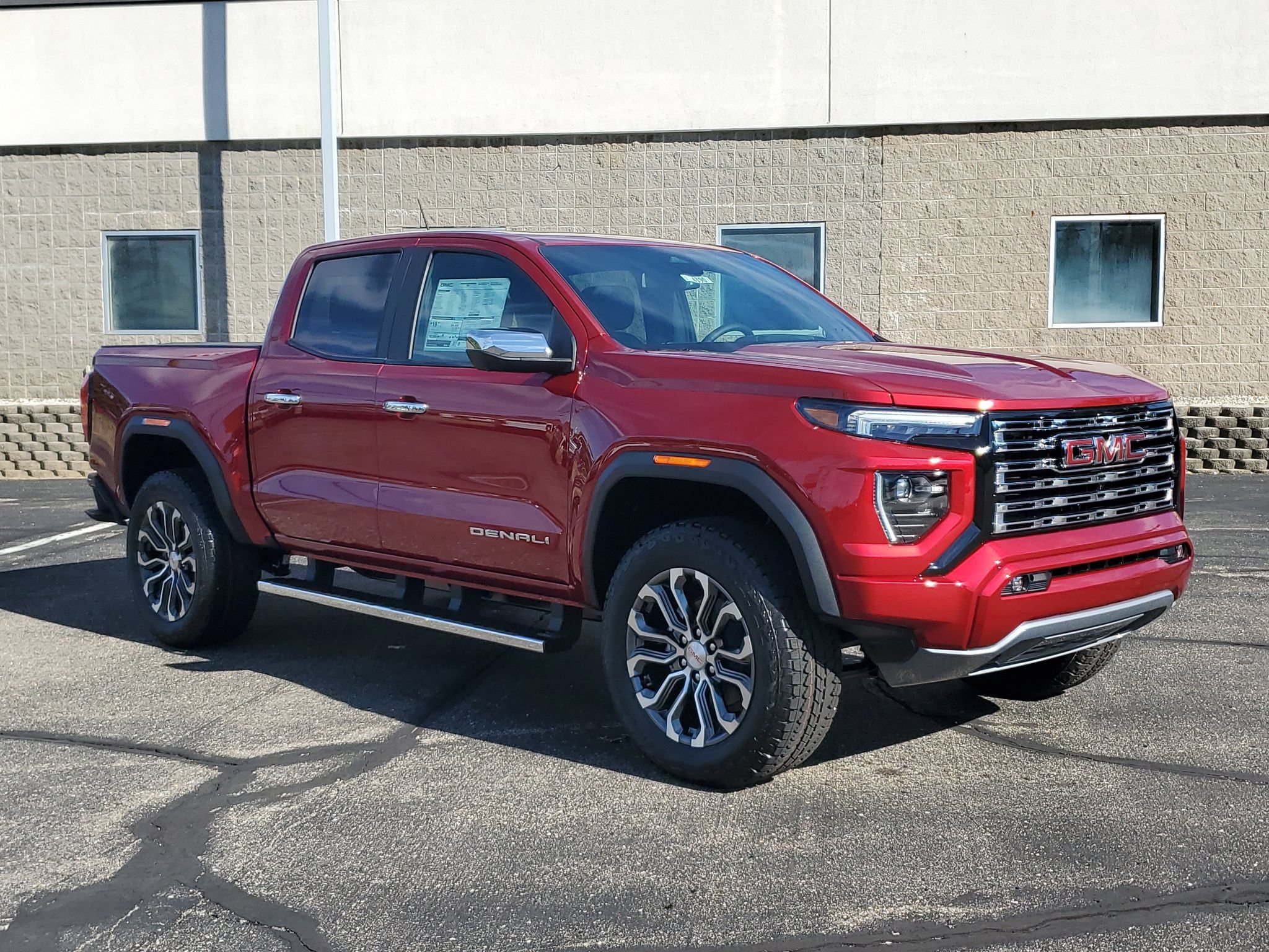 New 2026 GMC Canyon Denali w/ LPO, Black Badging Package AWD/4WD image 3