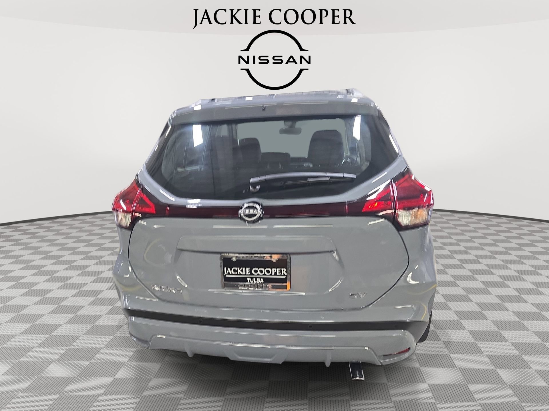 Used 2023 Nissan Kicks SV w/ Interior Electronics Package FWD image 6