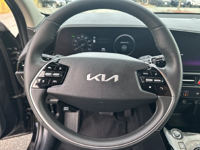 Used 2025 Kia Niro Wind w/ Wind Preserve Package FWD image 13