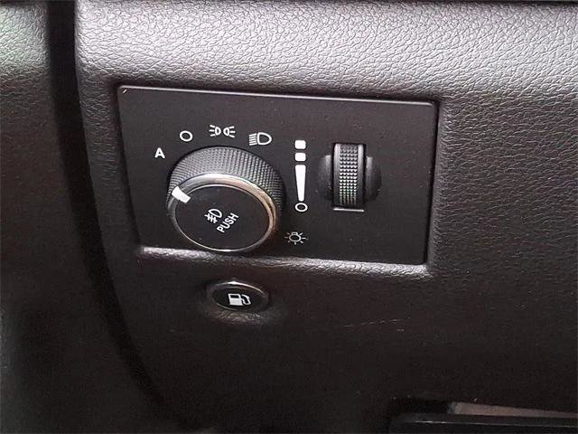 Certified 2019 Jeep Grand Cherokee Laredo image 24