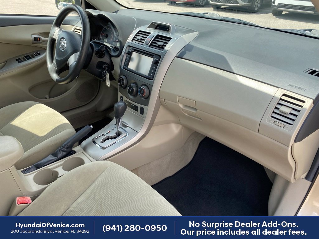 Used 2013 Toyota Corolla LE FWD image 14