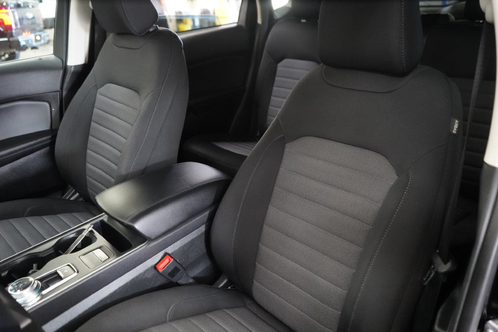 Certified 2024 Ford Edge SE w/ Black Appearance Package AWD/4WD image 18