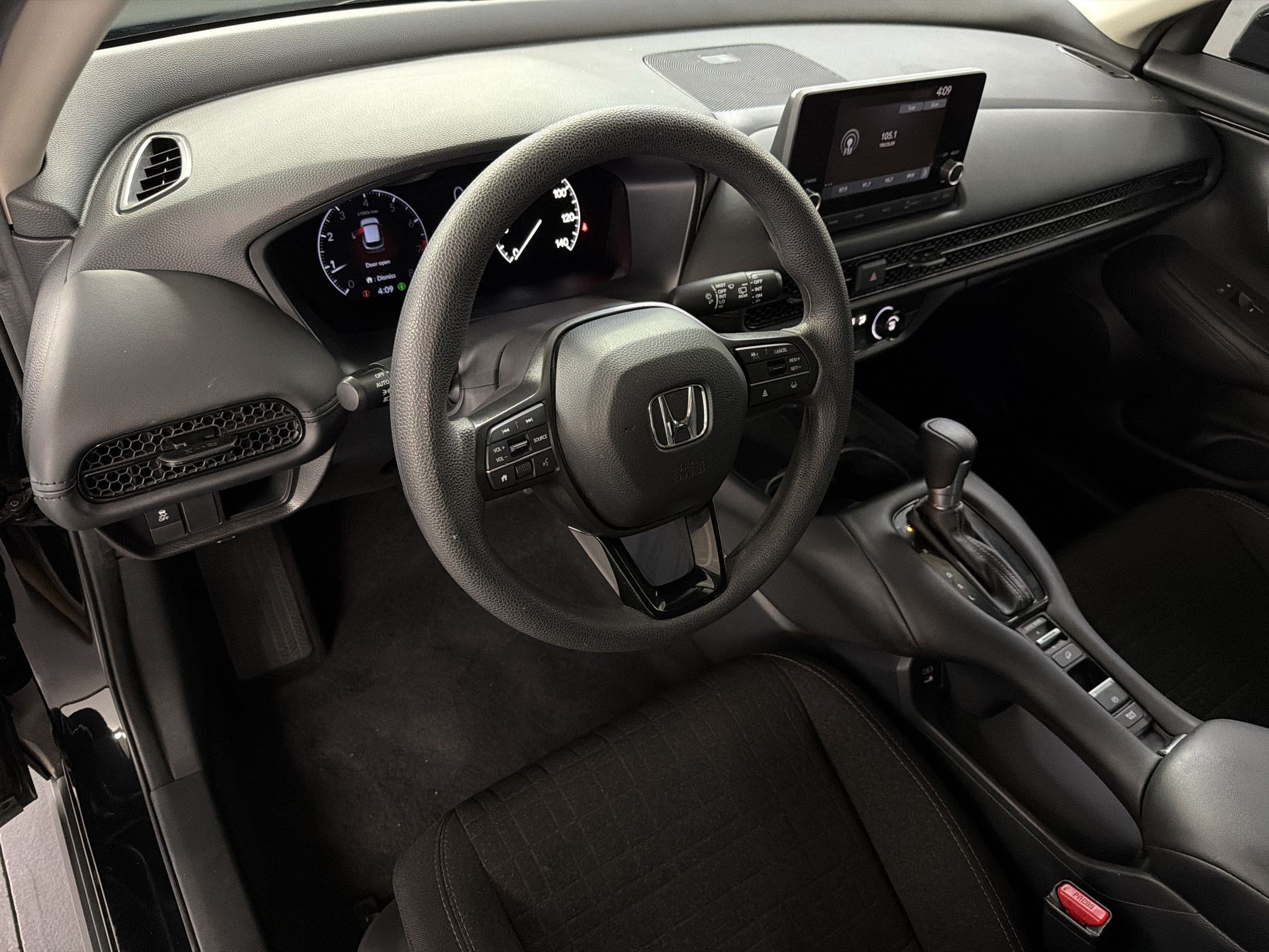Certified 2025 Honda HR-V LX image 4