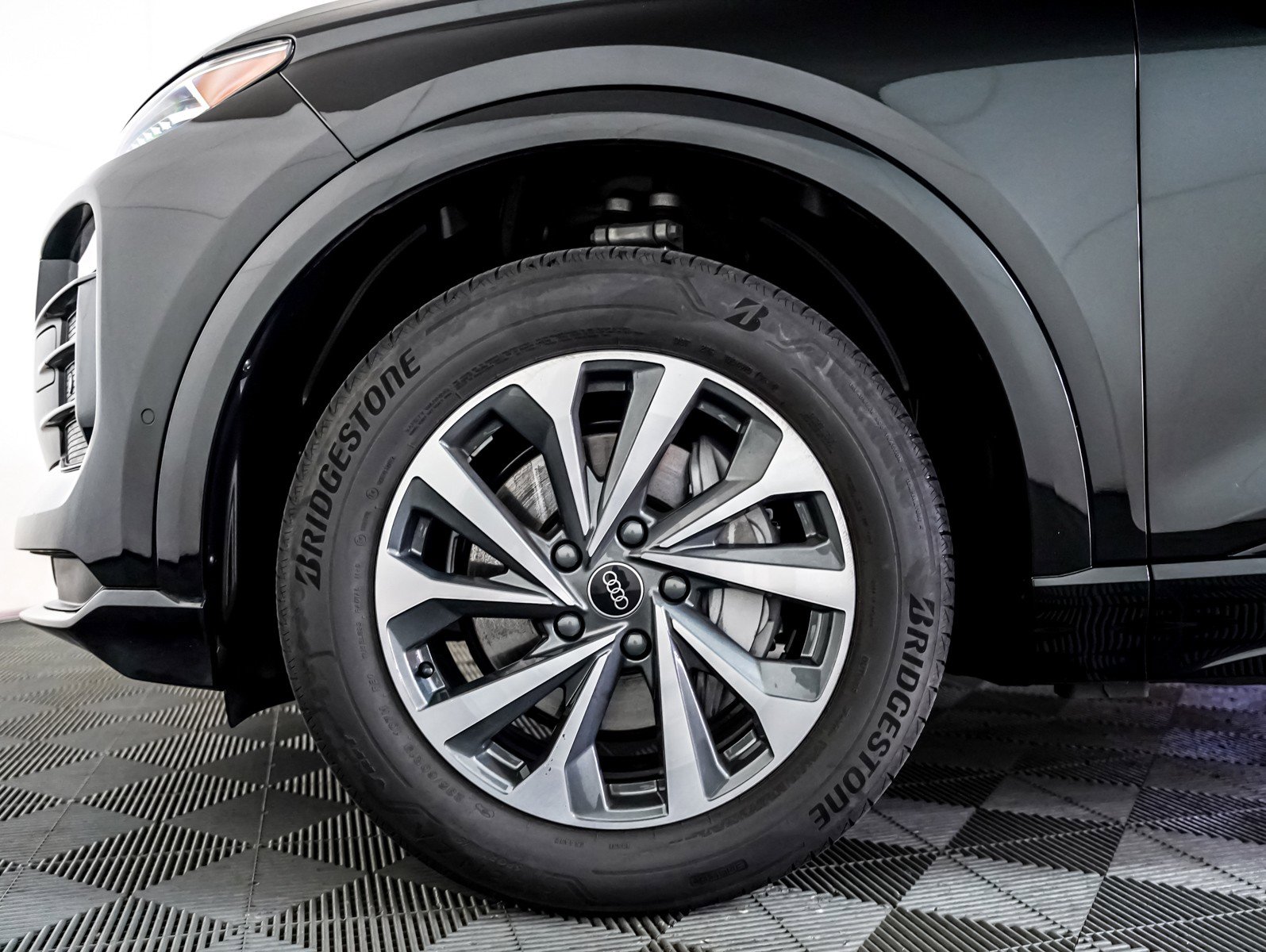 Certified 2025 Audi Q6 e-tron Premium Plus w/ Premium Plus image 6