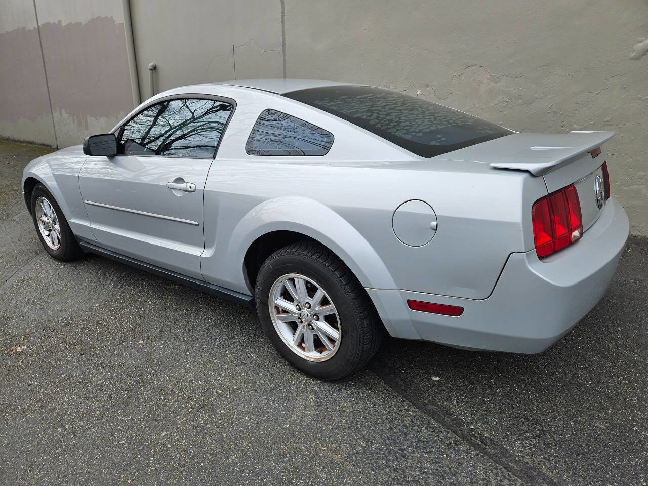 Used 2008 Ford Mustang Premium image 3