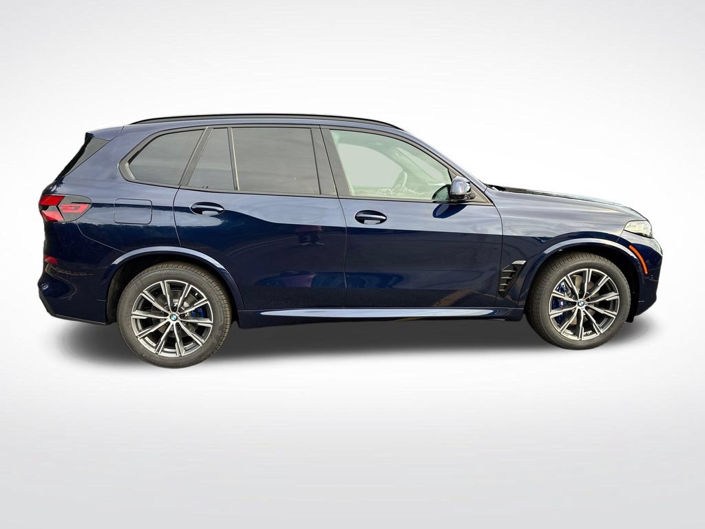 New 2026 BMW X5 xDrive40i w/ M Sport Package AWD/4WD image 2