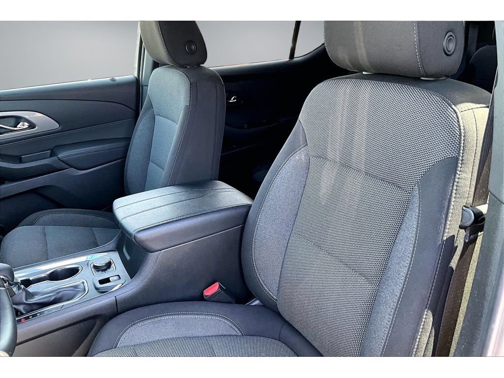 Used 2023 Chevrolet Traverse LT FWD image 21