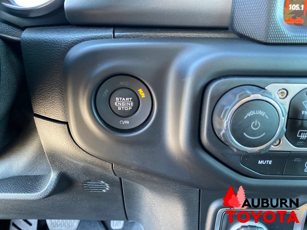 Used 2021 Jeep Gladiator Rubicon w/ Uconnect 4C Nav & Sound Group AWD/4WD image 39