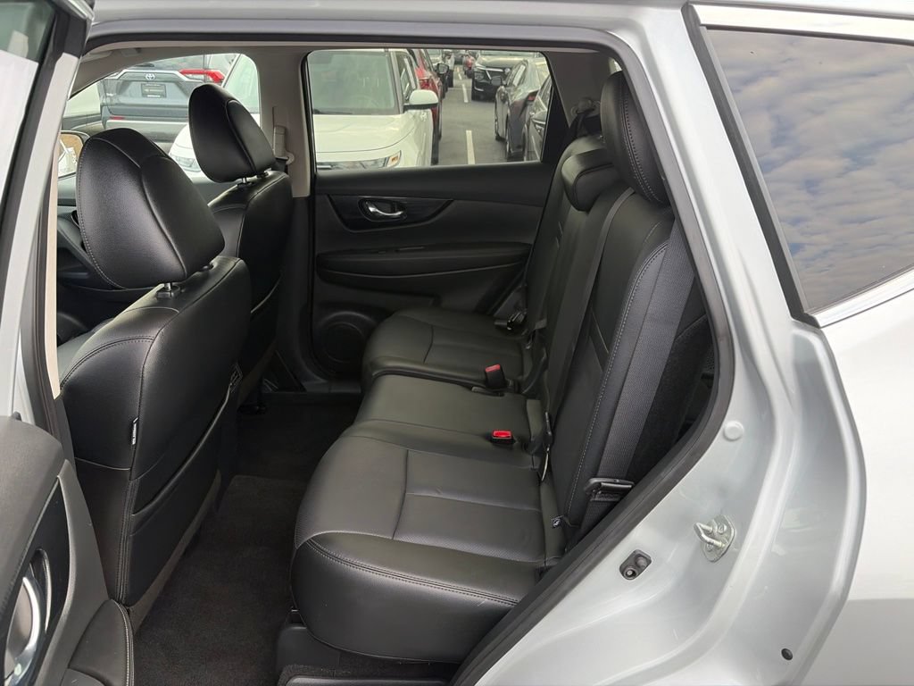 Used 2019 Nissan Rogue SL w/ Premium Package AWD/4WD image 24